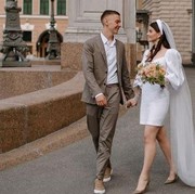 Klasik dan Elegan, Ini Inspirasi Gaun Pengantin Pendek ! Nggak Kalah Modis dengan Gaun Panjang