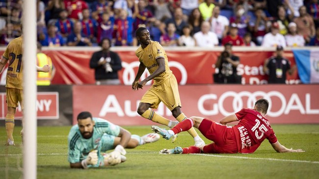 Barcelona menang 2-0 atas New York Red Bulls dalam pertandingan pramusim di Red Bull Arena, Minggu (31/7).