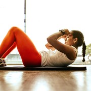 Ingin Menurunkan Berat Badan, Tanpa Harus Keluar Rumah? Olahraga Ini Bisa Jadi Pilihan!