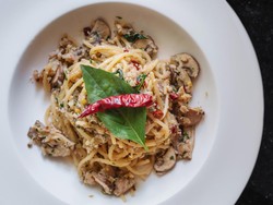 Resep Spaghetti Tumis Ikan Asin dan Jamur yang Gurih Mantap