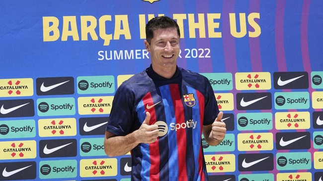 Robert Lewandowski masih belum berhasil mencatatkan namanya di papan skor dalam laga pramusim yang dijalani Barcelona.