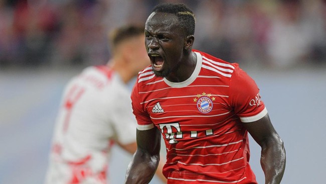 Bayern Munchen sukses menjadi juara Piala Super Jerman 2022 usai mengalahkan RB Leipzig 5-3 di final, Minggu (31/7) dini hari WIB.