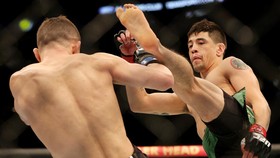 Tendangan ke Rusuk, Brandon Moreno Menang TKO di UFC 277