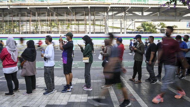 Guru besar FKUI mewanti-wanti pemerintah RI untuk tidak menurunkan standar dan capaian pemeriksaan atau testing virus corona.