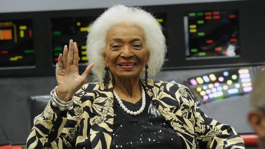 LOS ANGELES, CA - DECEMBER 05:  Nichelle Nichols attends Day Three of the 2021 Los Angeles Comic Con held at Los Angeles Convention Center on December 5, 2021 in Los Angeles, California.  (Photo by Albert L. Ortega/Getty Images)