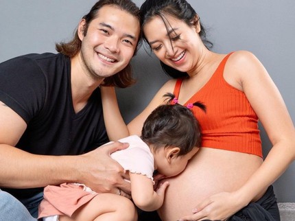 7 Potret Sylvia Fully Hamil Anak Ketiga, Semakin Cantik dan Happy Nih!