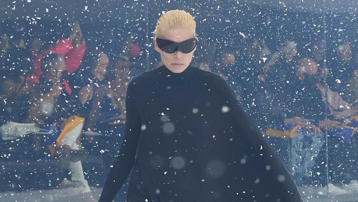 Balenciaga Buat 'Kantong Sampah' Termahal di Dunia Seharga Rp26 Jutaan!