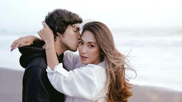 7 Potret Mesra Dinda Kirana & Naufal Awet 3 Tahun Pacaran Belum Mau Nikah