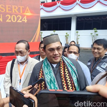 Farhat Abbas Sebut Ferdy Sambo Pahlawan vs Sikap Alvin Faiz ke Ulama