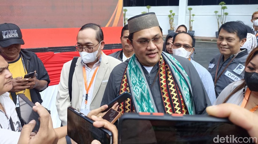 Farhat Abbas (Wildan Noviansah/detikcom). Farhat Abbas (Wildan Noviansah/detikcom).
