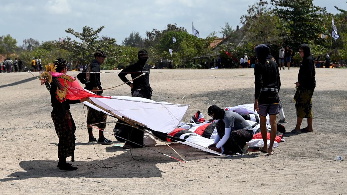 FOTO: Festival Layang-layang Kembali Mengudara di Bali