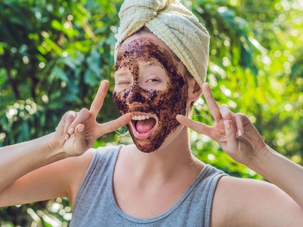 10 Rekomendasi Masker untuk Kulit Kering & Bantu Melembapkan Wajah