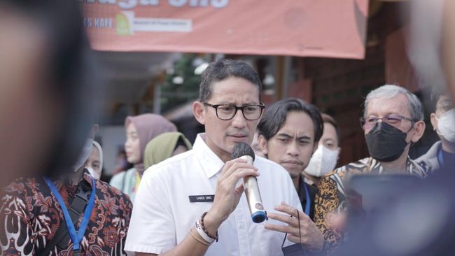 Sandiaga memilih nama Festival Film Bulanan supaya dengan gamblang menginformasikan kegiatan festival film ini akan berlangsung rutin setiap bulan.