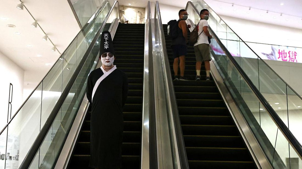 FOTO: Vampir China Dipamerkan untuk Menyambut Bulan Hantu