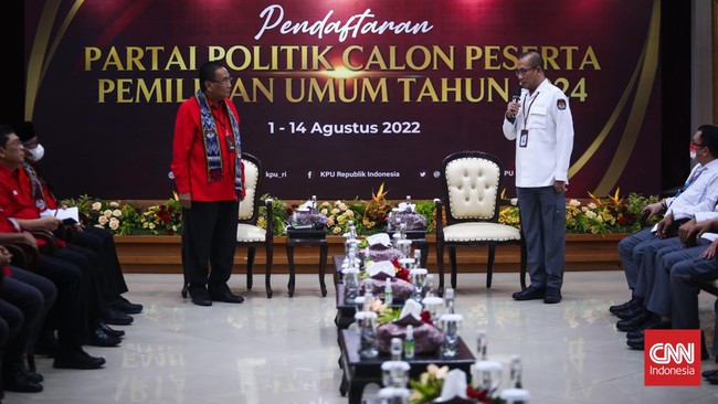 KPU telah menerima permohonan pendaftaran peserta Pemilu 2024 dari 18 partai politik, 13 di antaranya telah melengkapi berkas.
