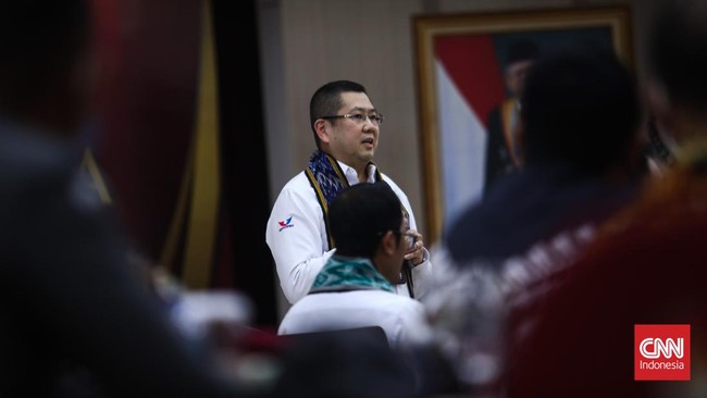 Wakil Ketua Umum DPP Perindo Ferry Kurnia Rizkiyansyah menyebut selain Ketum, pimpinan kedua partai juga ikut dalam pertemuan tersebut.