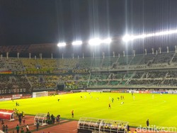 PT LIB Revisi Jadwal Home Persebaya, Malam Jadi Sore