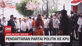 VIDEO: PKS Mendaftar ke KPU dengan Menggunakan Adat Betawi