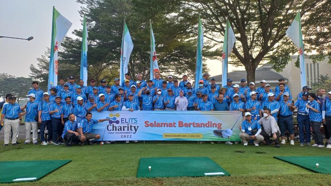 Ikatan Alumni Elektro ITS (IKA ELITS) menggalang dana melalui charity golf yang ditujukan untuk membangun Sistem Listrik Tenaga Surya untuk korban bencana. 