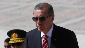 Erdogan Ancam 'Invasi' Suriah Buntut Serangan Roket Pasukan Kurdi
