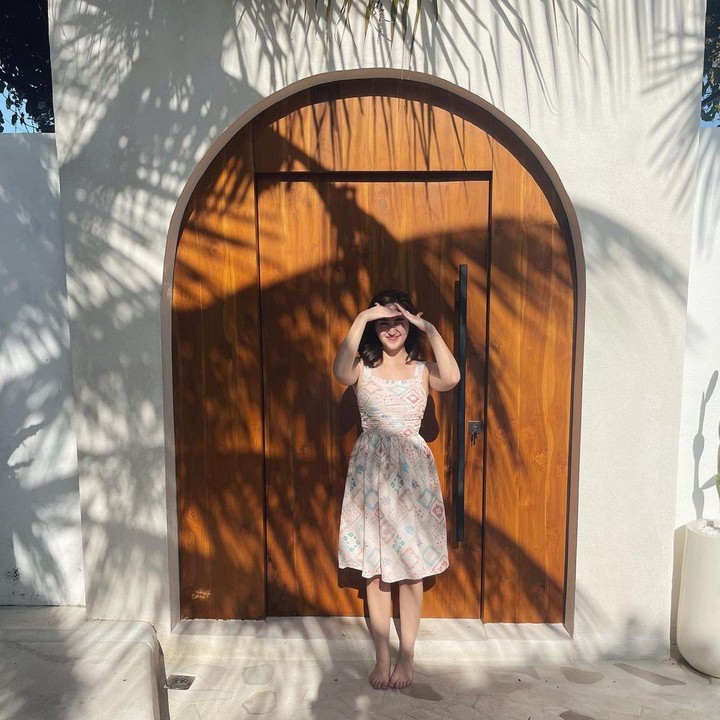 <p>Tak hanya pandai berakting, Ranty Maria juga dikenal sebagai artis cantik nan modis. Ia kerap tampil feminin dengan busana cantik seperti dress. (Foto: Instagram @rantymaria)</p>