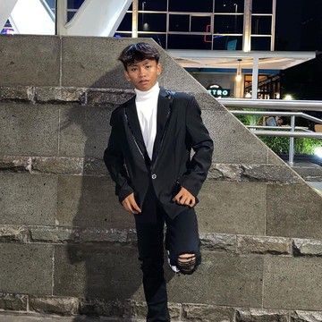 img-title Roy Citayam Minta Beasiswa Dialihkan ke Adik, Alasannya Bikin Haru dan Ini Kata Sandiaga Uno!