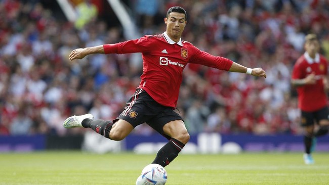 Agen Cristiano Ronaldo, Jorge Mendes memaksa Manchester United untuk selekasnya menetapkan harga jual CR7.