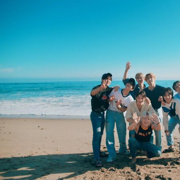 Lirik Lagu There - Stray Kids