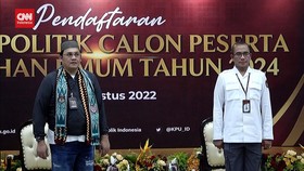 VIDEO: Farhat Abbas Daftarkan Partai Pandai Jadi Calon Peserta Pemilu