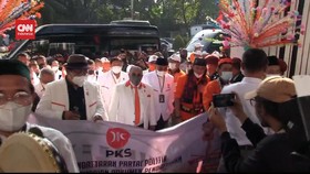 VIDEO: Disambut Rebana dan Palang Pintu, PKS mendaftar ke KPU