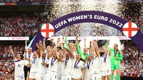 FOTO: Inggris Berpesta Usai Juara Piala Eropa Wanita 2022
