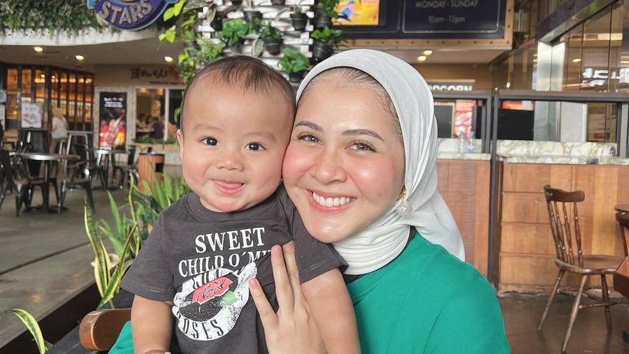 anak Kesha Ratuliu
