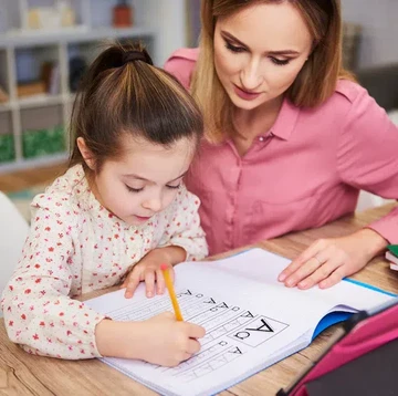 img-title Stop Katakan 'Percuma' Sekolah Tinggi, Ini Alasan Mengapa Perempuan Harus Berpendidikan!