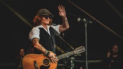 Lukisan Debut Johnny Depp Laku Terjual hingga Rp54 Miliar