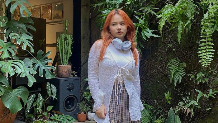 Putri Sulungnya Berjuang Lawan Depresi, Ini Komentar Mona Ratuliu yang Bikin Haru!