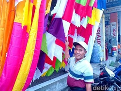 Sisi Lain Pedagang Bendera di Ciamis dan Bandung