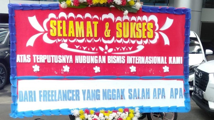 Potret Karangan Bunga Kiriman Pekerja Industri Kreatif Usai Kominfo Blokir Situs Game Hingga PayPal