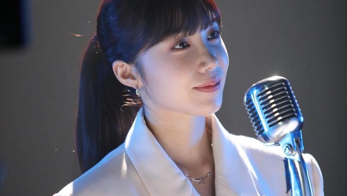 Tips Menjaga Kondisi Tenggorokan agar Suara Tetap Merdu Ala K-Pop Idol Perempuan