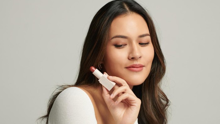 Raine Beauty, Brand Makeup Baru Milik Raisa Andriana yang Punya Kemasan Ramah Lingkungan