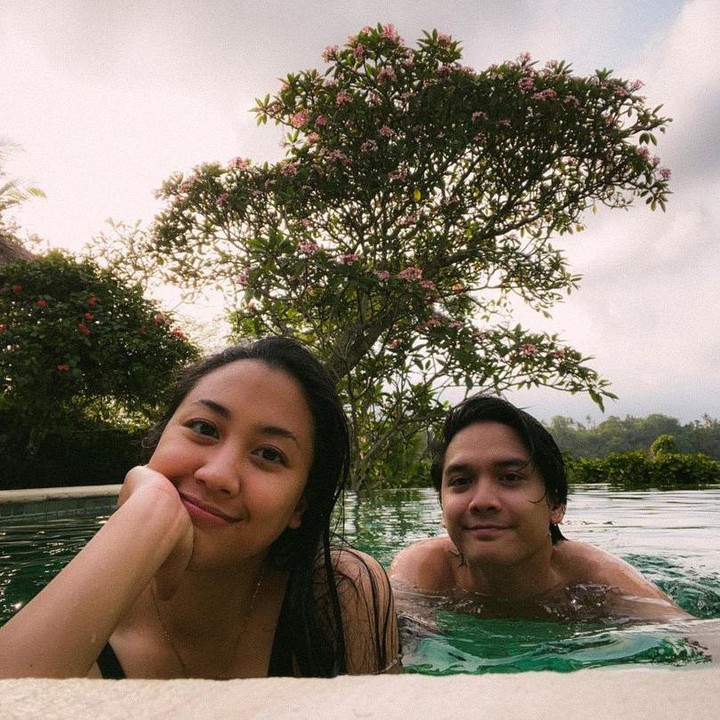 <p>Sherina dan Baskara tak malu-malu memamerkan potret kemesraan mereka ketika sedang menghabiskan waktu bersama. (Foto: Instagram @baskaramahendra)</p>
