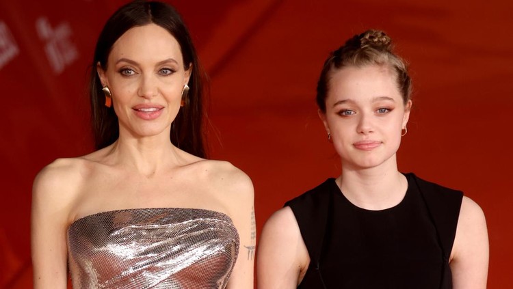 ROME, ITALY - OCTOBER 24: Angelina Jolie and Shiloh Jolie Pitt attend the red carpet of the movie 