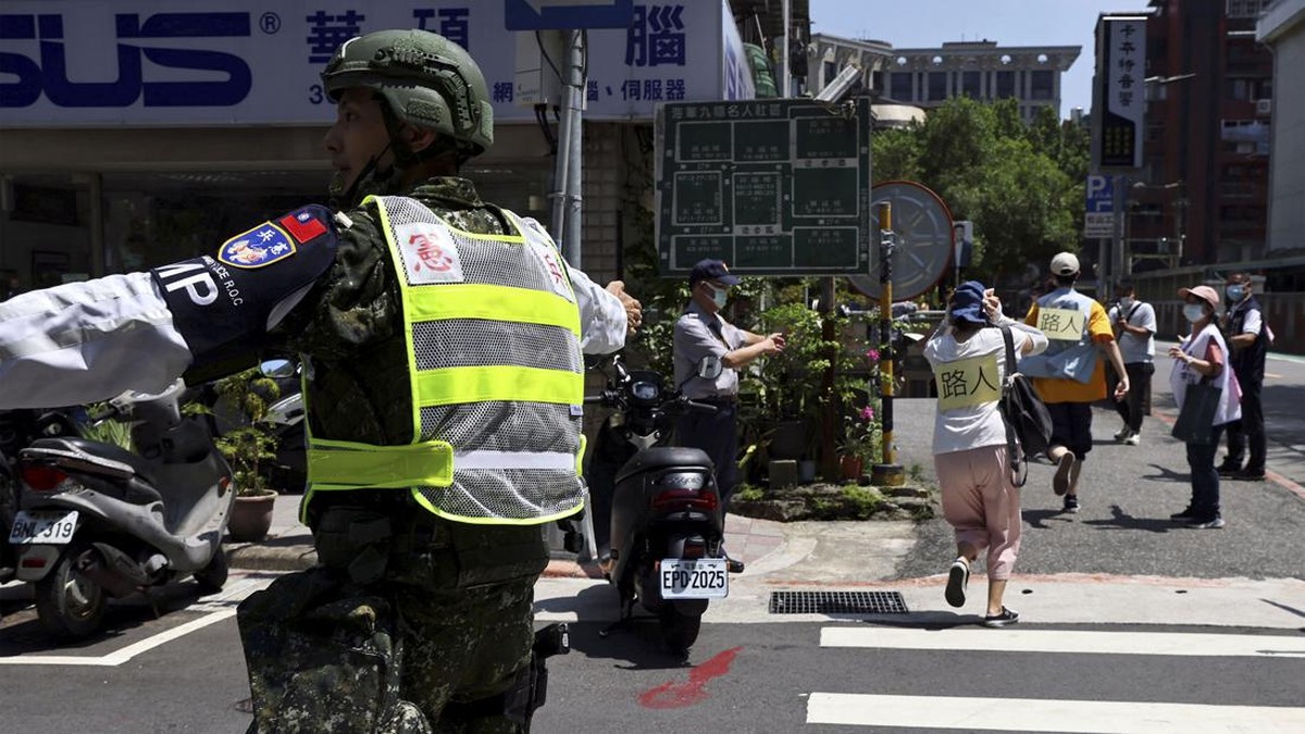 FOTO: Taiwan Siapkan Bungker Waspada Serangan Udara China