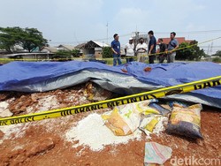 Bulog Ungkap Beras Bansos Dikubur di Depok Rusak saat Diantar