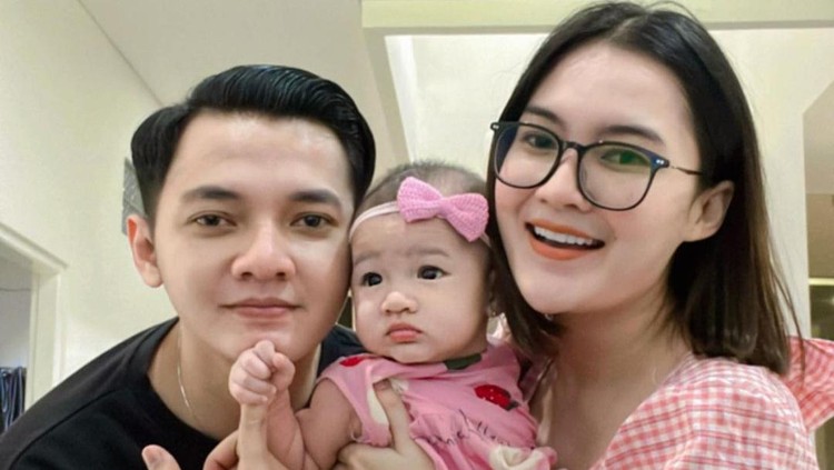 Anak Nella Kharisma dan Dory Harsa Anak Nella Kharisma dan Dory Harsa