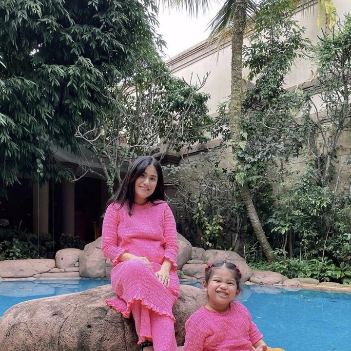 <p>Anak perempuan pertama Gya dan Tarra, Kalea Jada Agyra, akan segera menjadi kakak, nih. Kira-kira adiknya Kalea berjenis kelamin apa ya Bunda? (Foto: Instagram @gyaps)</p>