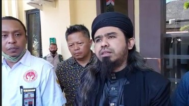 Direkam Saat Berobat, Seleb TikTok Geram & Bocorkan Tarif Praktik Gus Samsudin