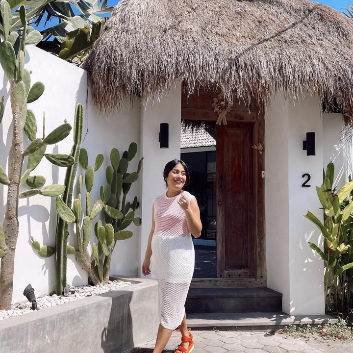 <p>Gya terlihat sangat menikmati kehamilan anak ke-duanya ini. Gya terlihat bahagia dan ceria, ya Bunda.  "Dari kemaren mager di villa, ok hari ini kita keluaaar," tulisnya penuh semangat saat berada liburan.(Foto: Instagram @gyaps)</p>