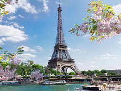 Sepanjang Berdiri, Ternyata Tinggi Menara Eiffel Berubah-ubah