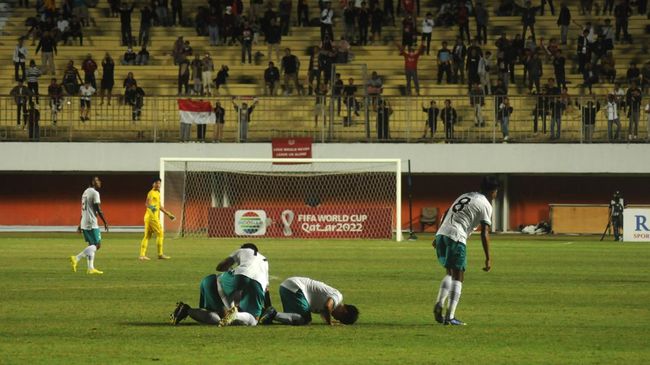 Jumlah tiket pertandingan Piala AFF U-16 2022 antara Timnas Indonesia U-16 kontra Vietnam di Stadion Maguwoharjo yang terjual naik sekitar kali lipat.