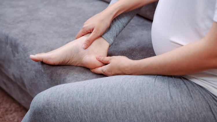 kaki bengkak saat hamil